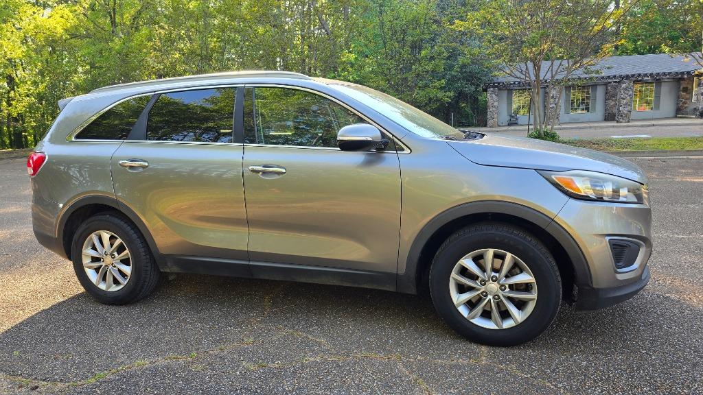 2016 Kia Sorento LX photo