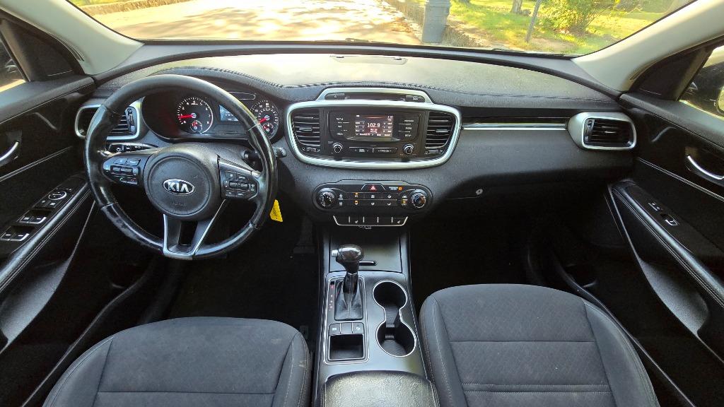 2016 Kia Sorento LX photo