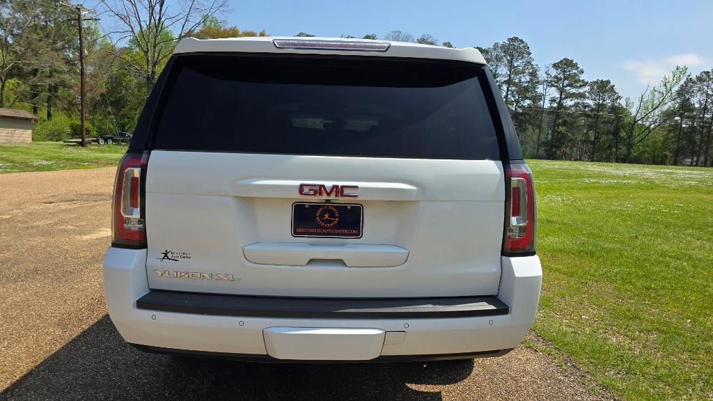 2017 GMC Yukon XL 1500 SLT photo