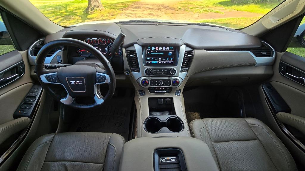 2017 GMC Yukon XL 1500 SLT photo
