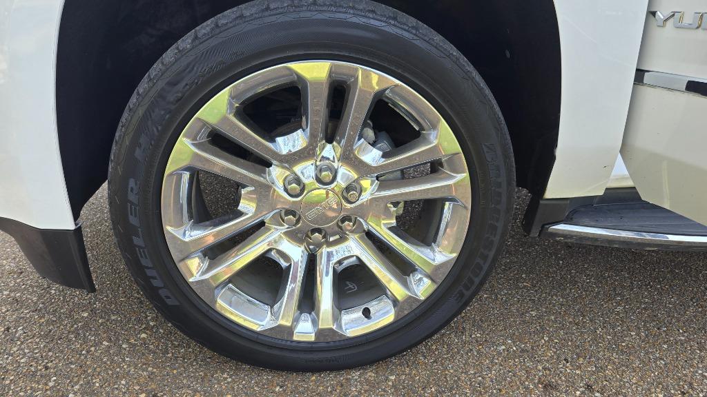 2017 GMC Yukon XL 1500 SLT photo