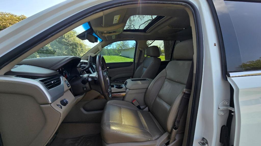 2017 GMC Yukon XL 1500 SLT photo