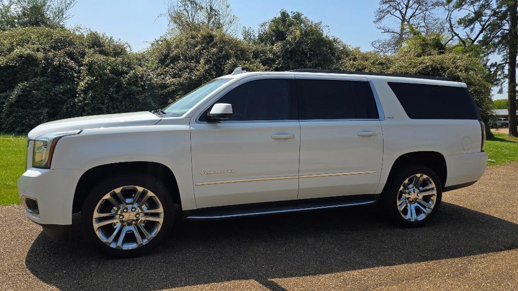 2017 GMC Yukon XL 1500 SLT photo