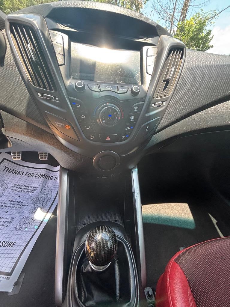 2015 Hyundai Veloster - $10,700