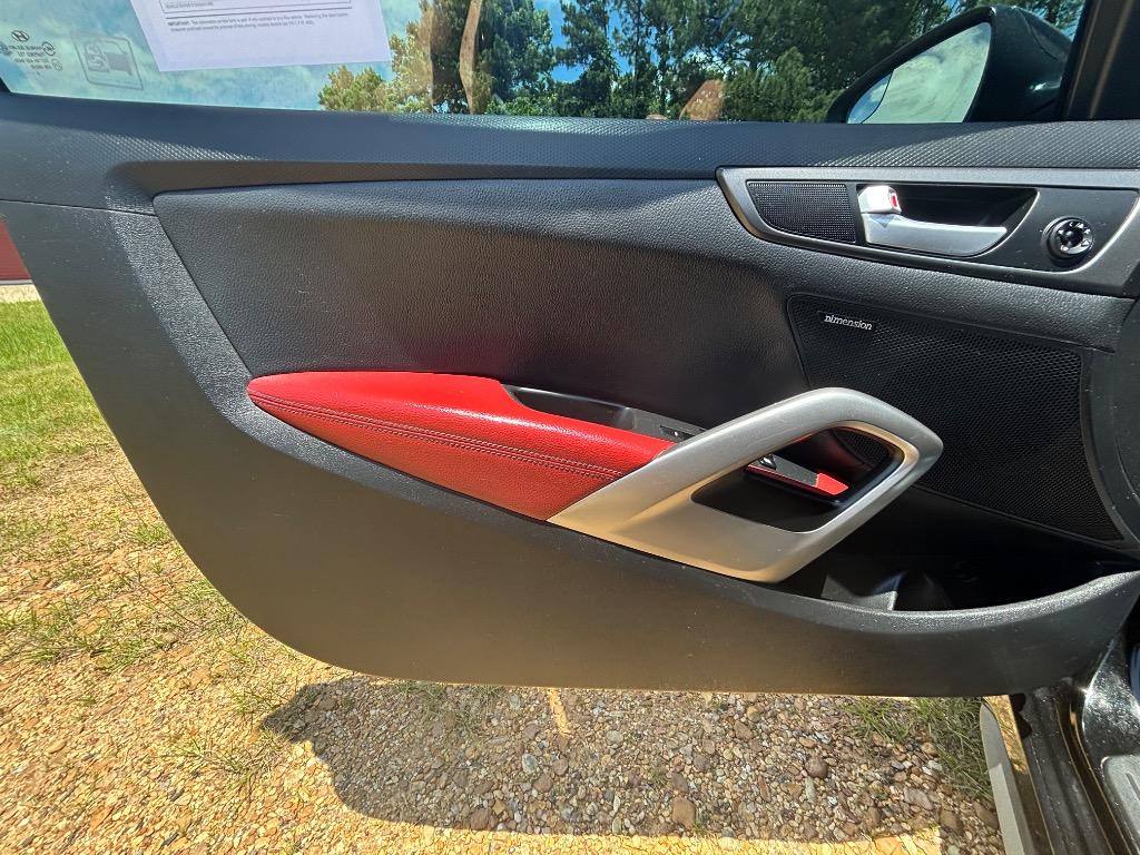 2015 Hyundai Veloster - $10,700