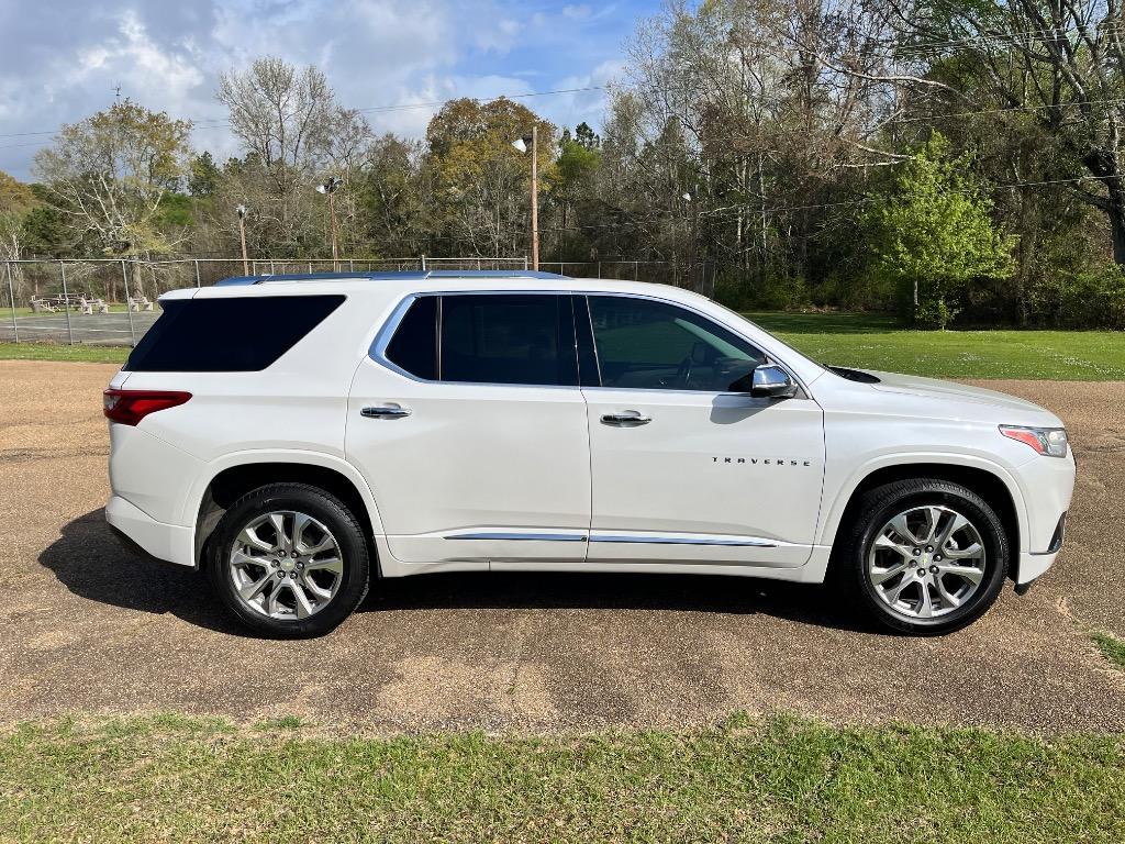 2021 Chevrolet Traverse - $26,900