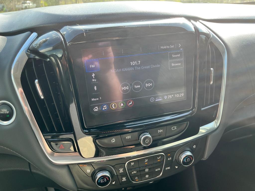 2021 Chevrolet Traverse - $26,900