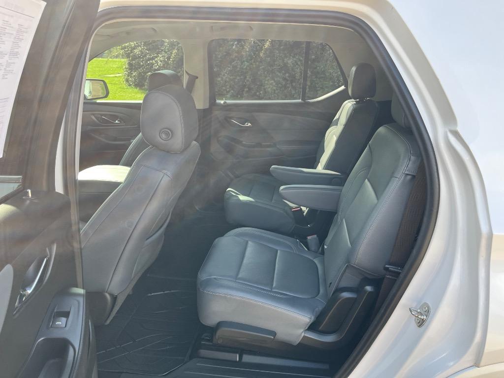 2021 Chevrolet Traverse - $26,900