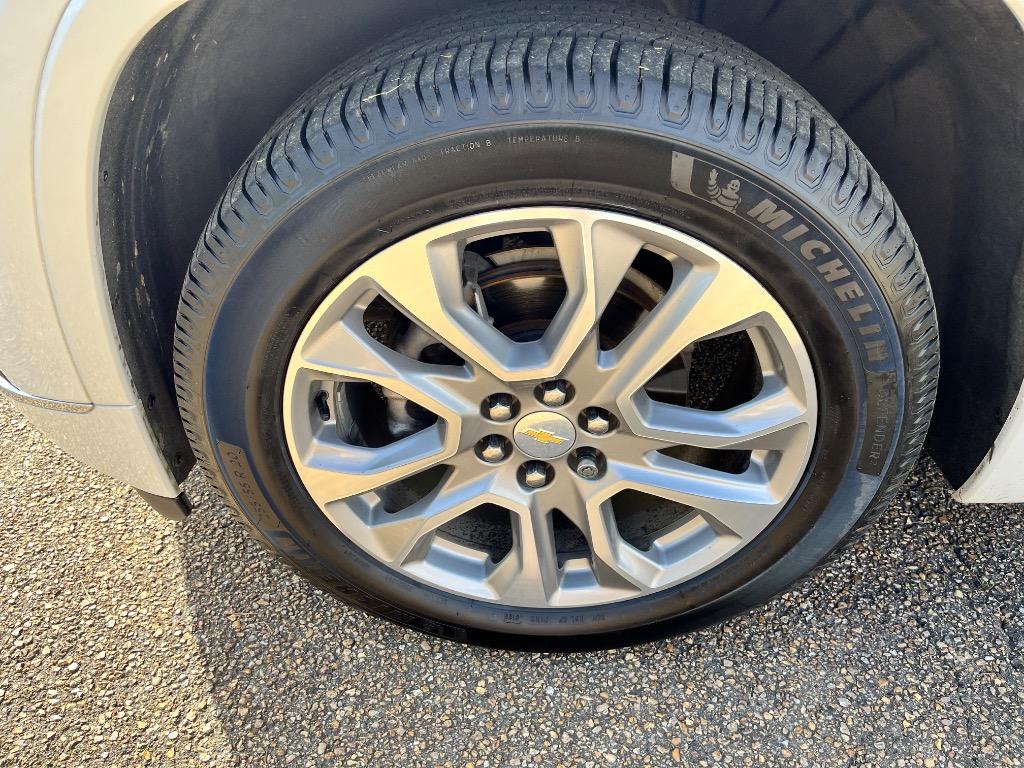 2021 Chevrolet Traverse - $26,900