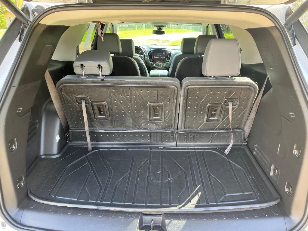 2021 Chevrolet Traverse - $26,900