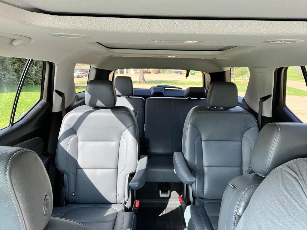 2021 Chevrolet Traverse - $26,900