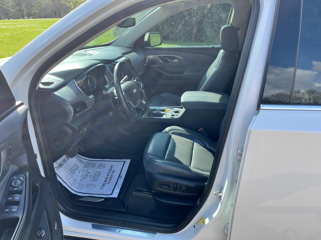 2021 Chevrolet Traverse - $26,900