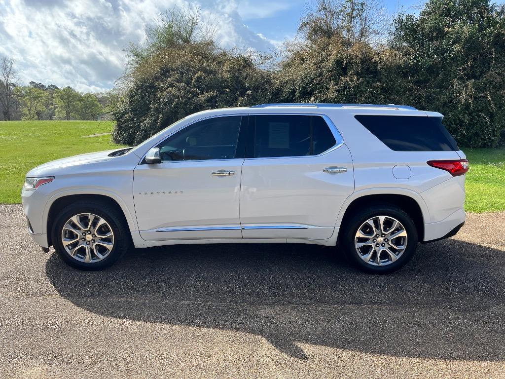 2021 Chevrolet Traverse - $26,900