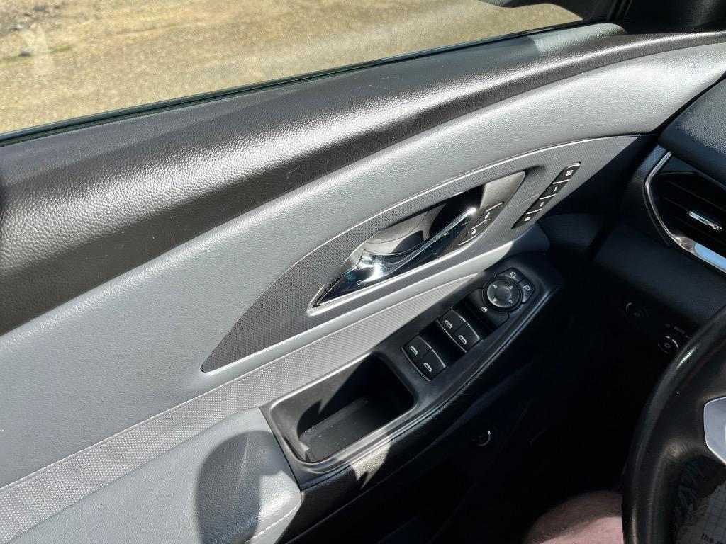 2021 Chevrolet Traverse - $26,900
