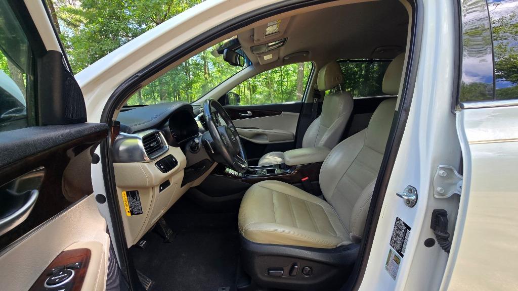 2017 Kia Sorento EX photo