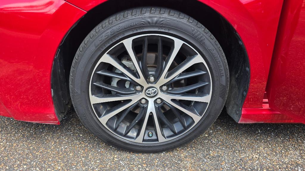 2019 Toyota Camry SE photo