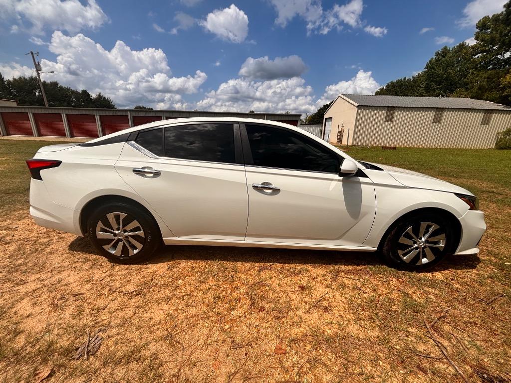2022 Nissan Altima - $16,900