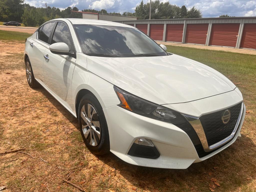 2022 Nissan Altima - $16,900