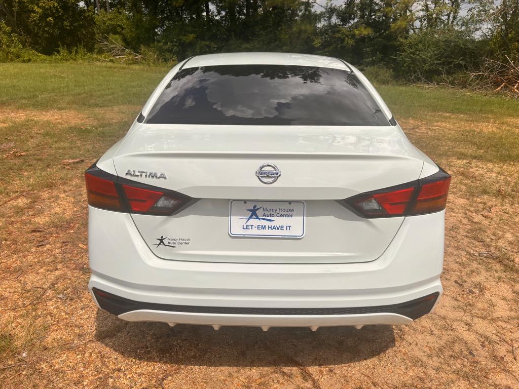 2022 Nissan Altima - $16,900