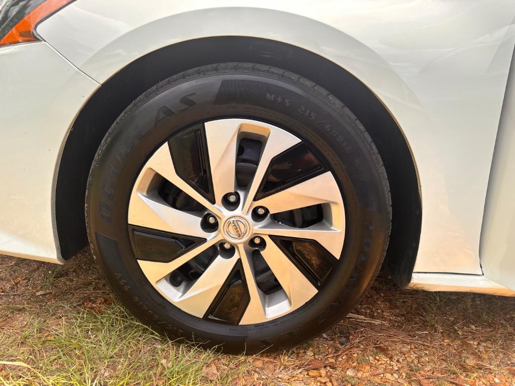 2022 Nissan Altima - $16,900