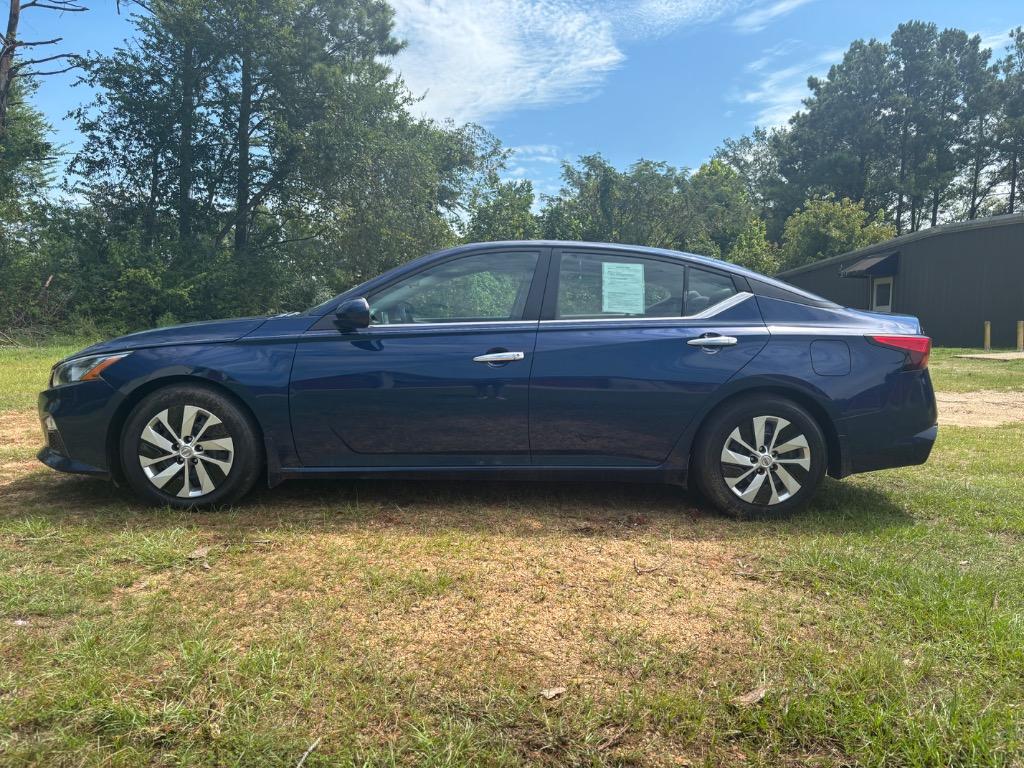 2020 Nissan Altima - $16,100