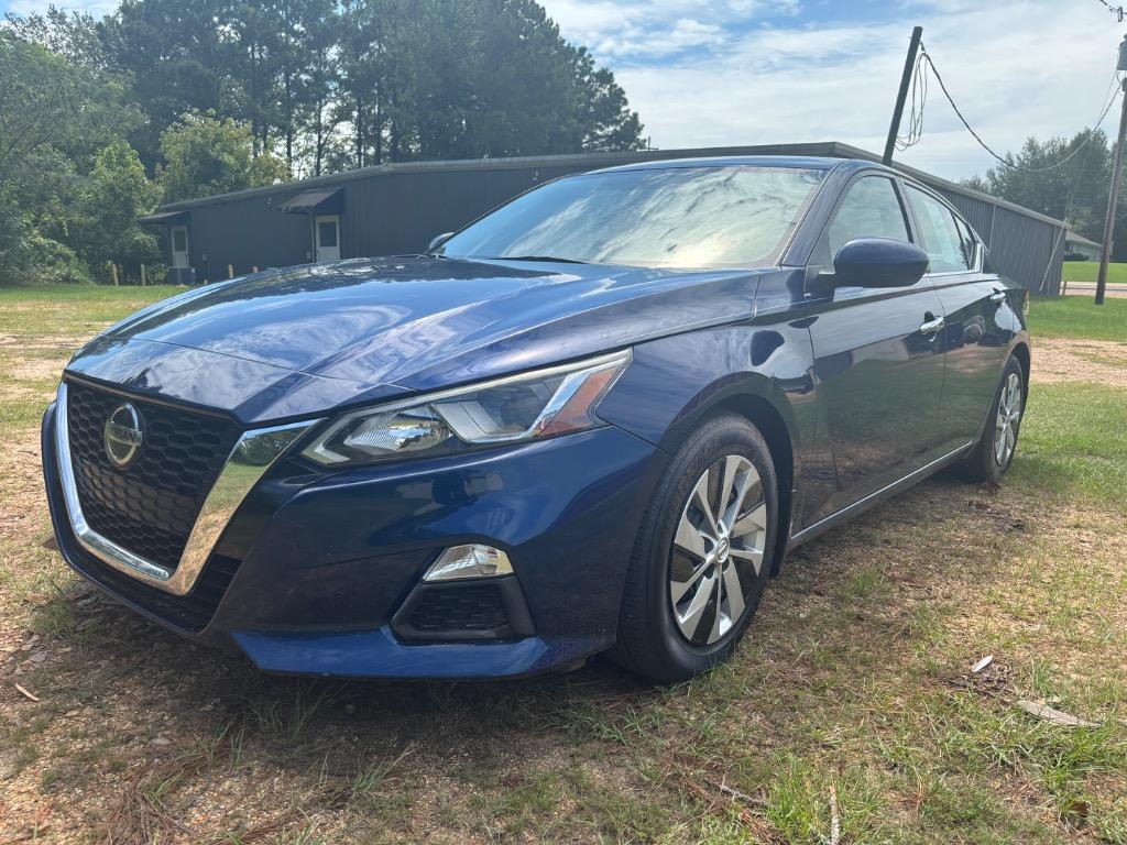 2020 Nissan Altima - $16,100