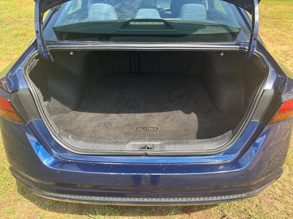 2020 Nissan Altima - $16,100