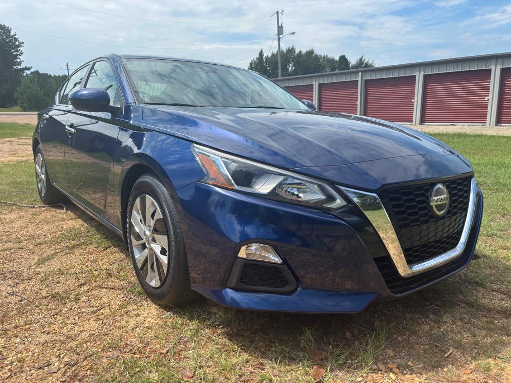2020 Nissan Altima - $16,100
