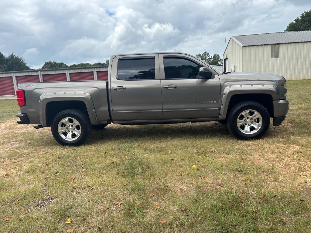 2017 Chevrolet Silverado 1500 - $20,980
