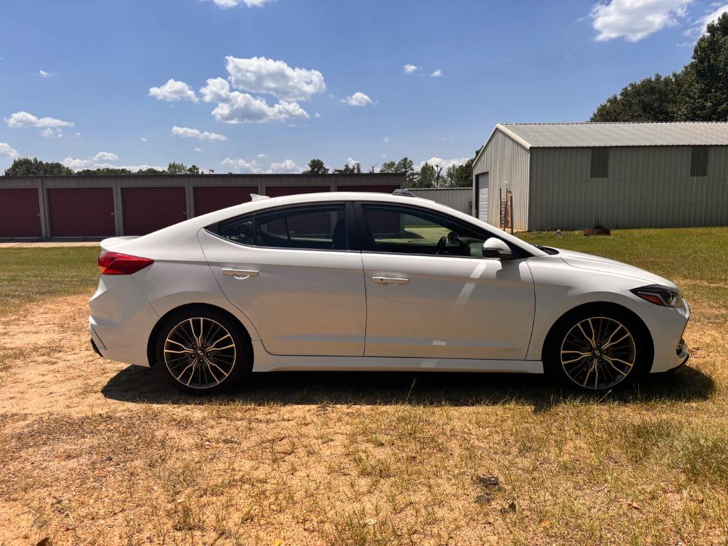 2017 Hyundai Elantra - $13,400