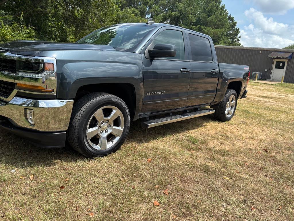 2017 Chevrolet Silverado 1500 - $25,600