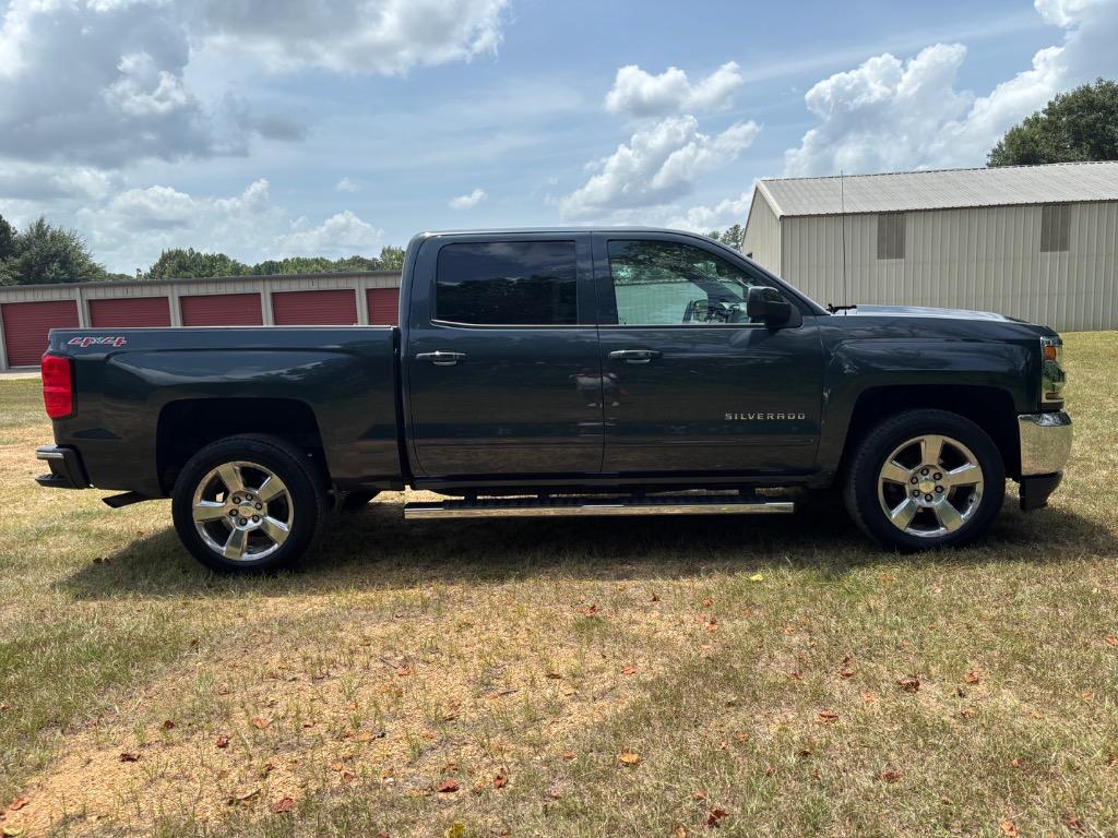 2017 Chevrolet Silverado 1500 - $25,600