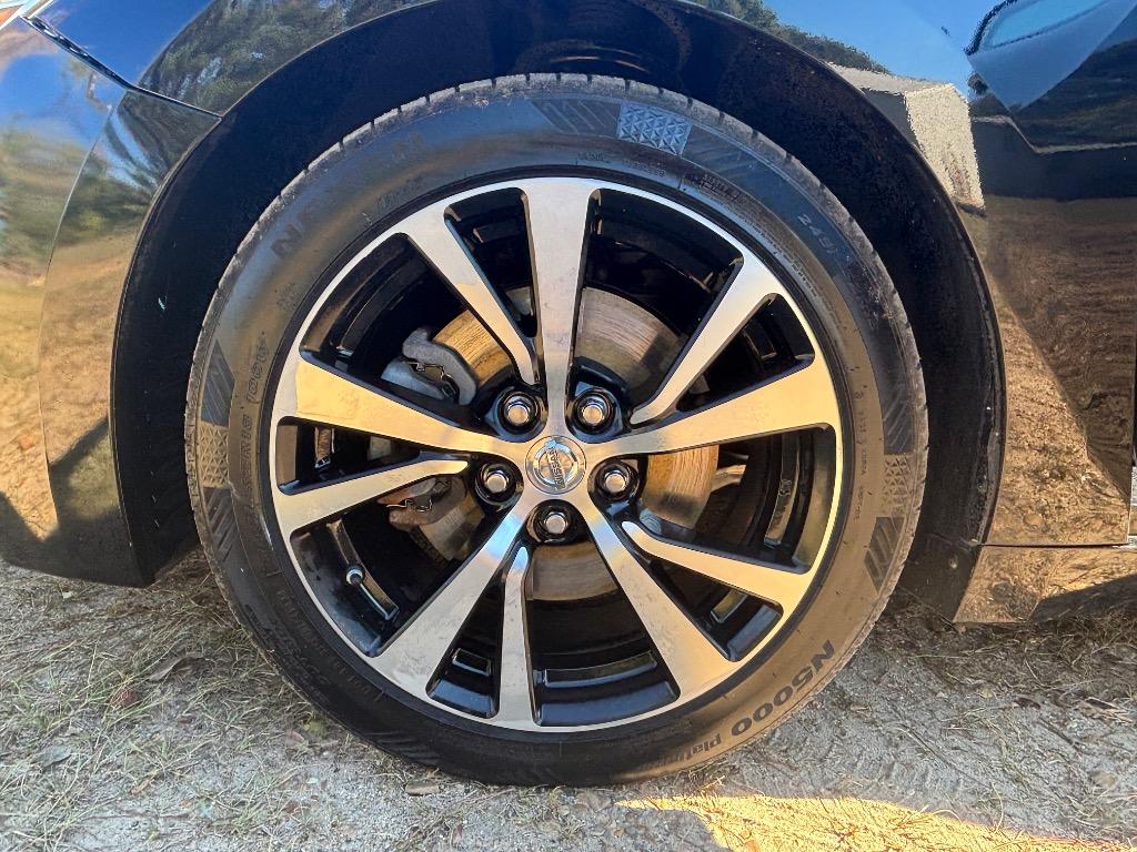 2017 Nissan Maxima - $15,000