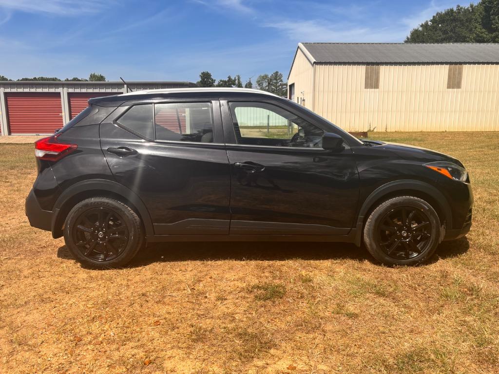 2020 Nissan Kicks - $14,000