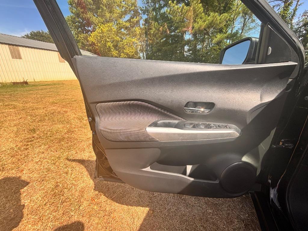 2020 Nissan Kicks - $14,000