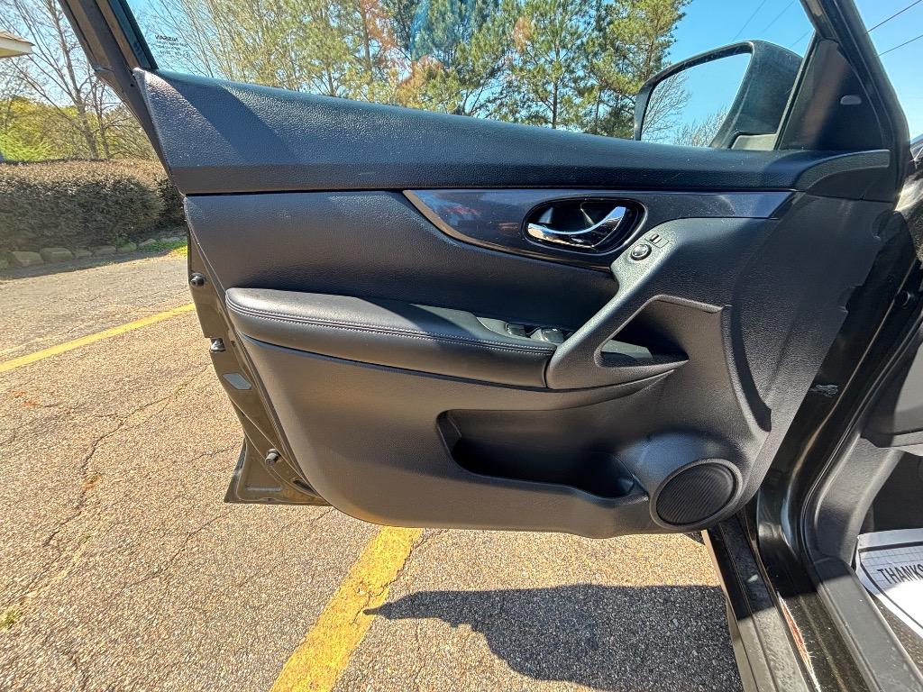 2017 Nissan Rogue - $13,600