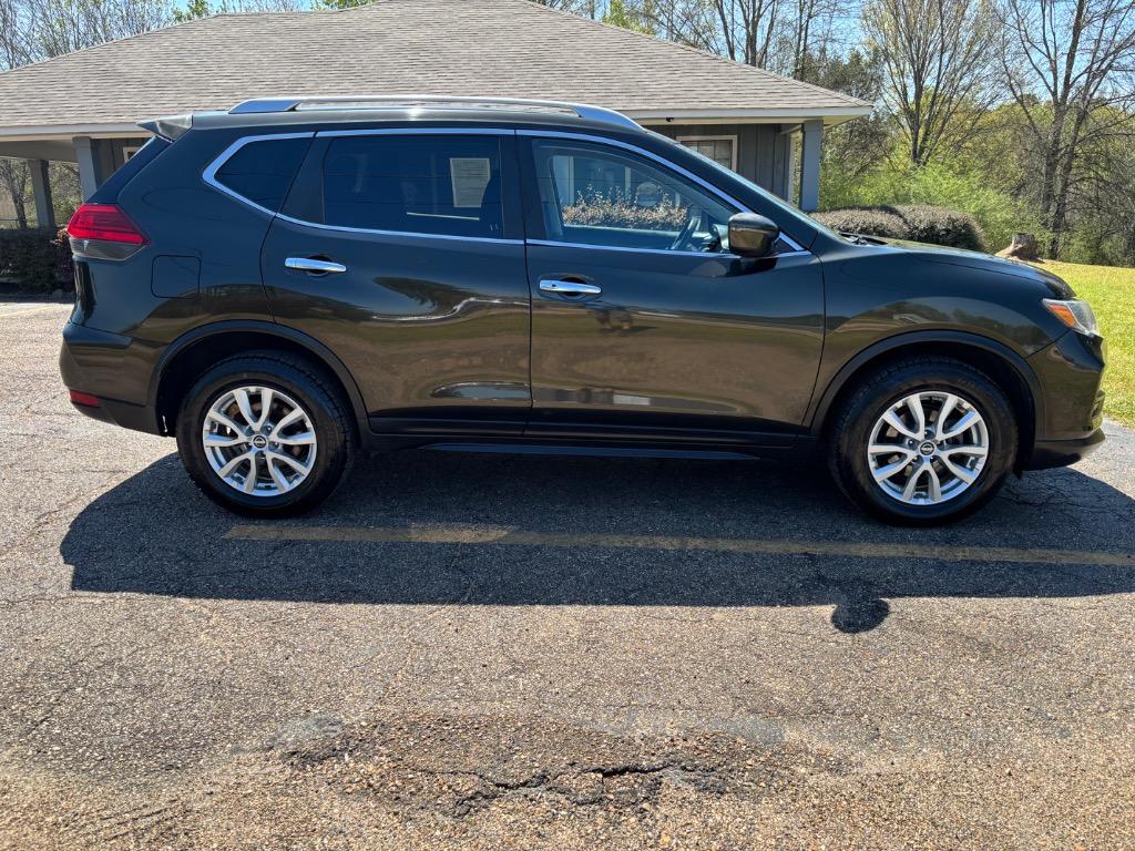2017 Nissan Rogue - $13,600