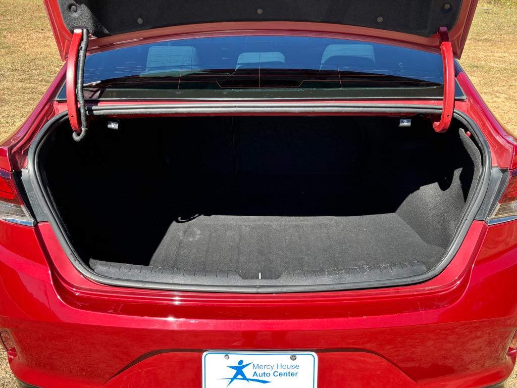 2018 Hyundai Sonata - $14,300