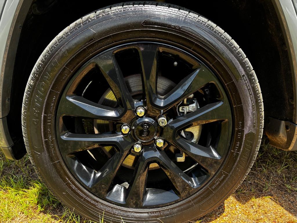 2021 Jeep Cherokee - $22,800