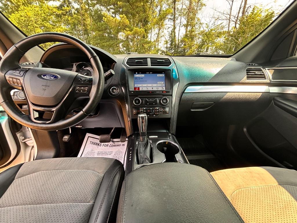 2017 Ford Explorer - $15,900