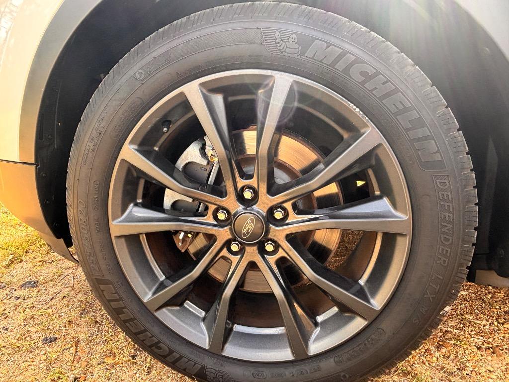 2017 Ford Explorer - $15,900