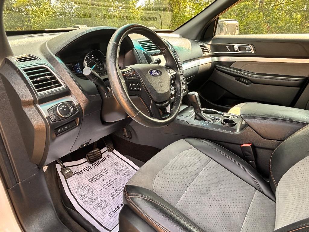 2017 Ford Explorer - $15,900