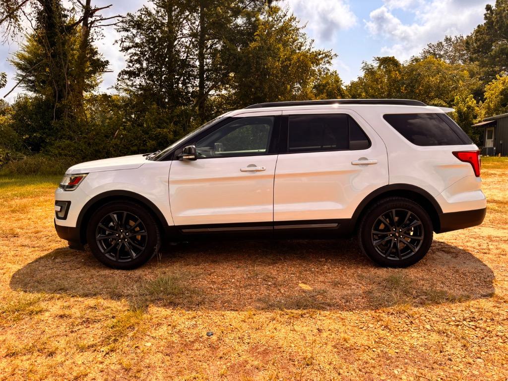 2017 Ford Explorer - $15,900