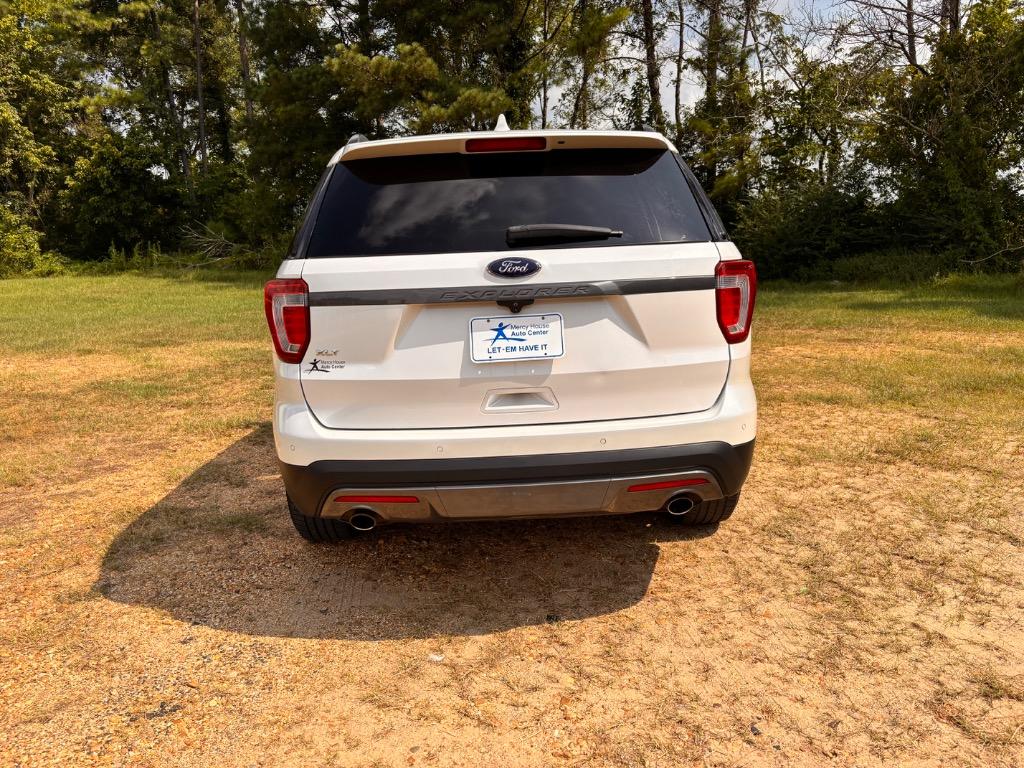2017 Ford Explorer - $15,900
