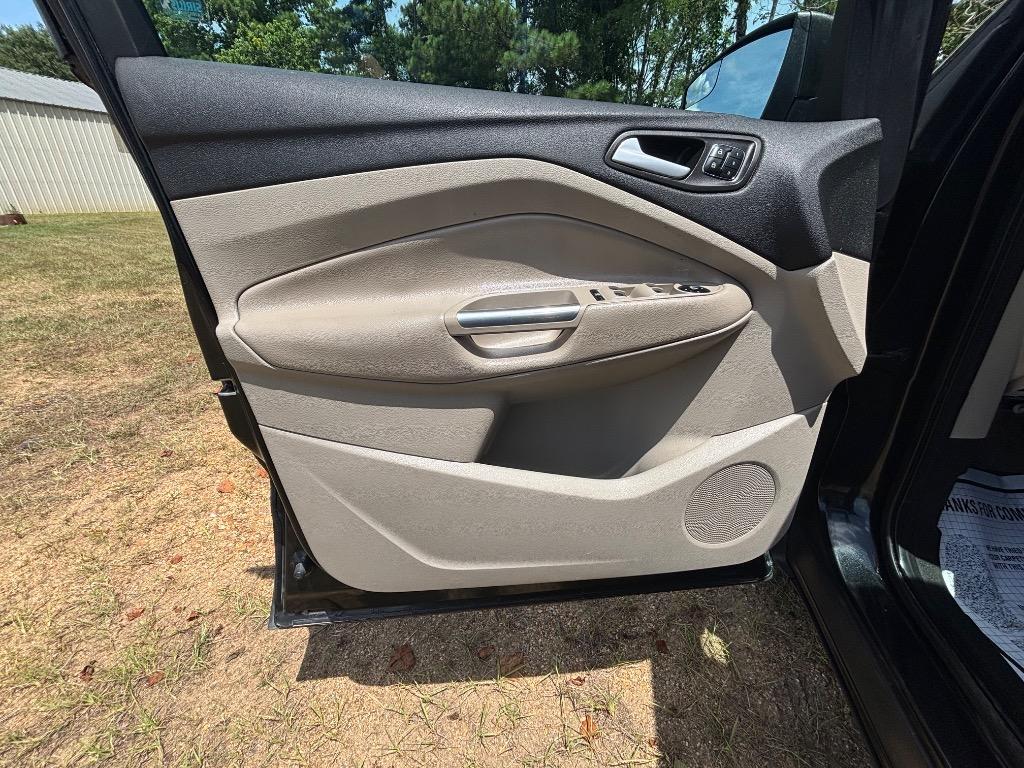 2013 Ford Escape - $8,700