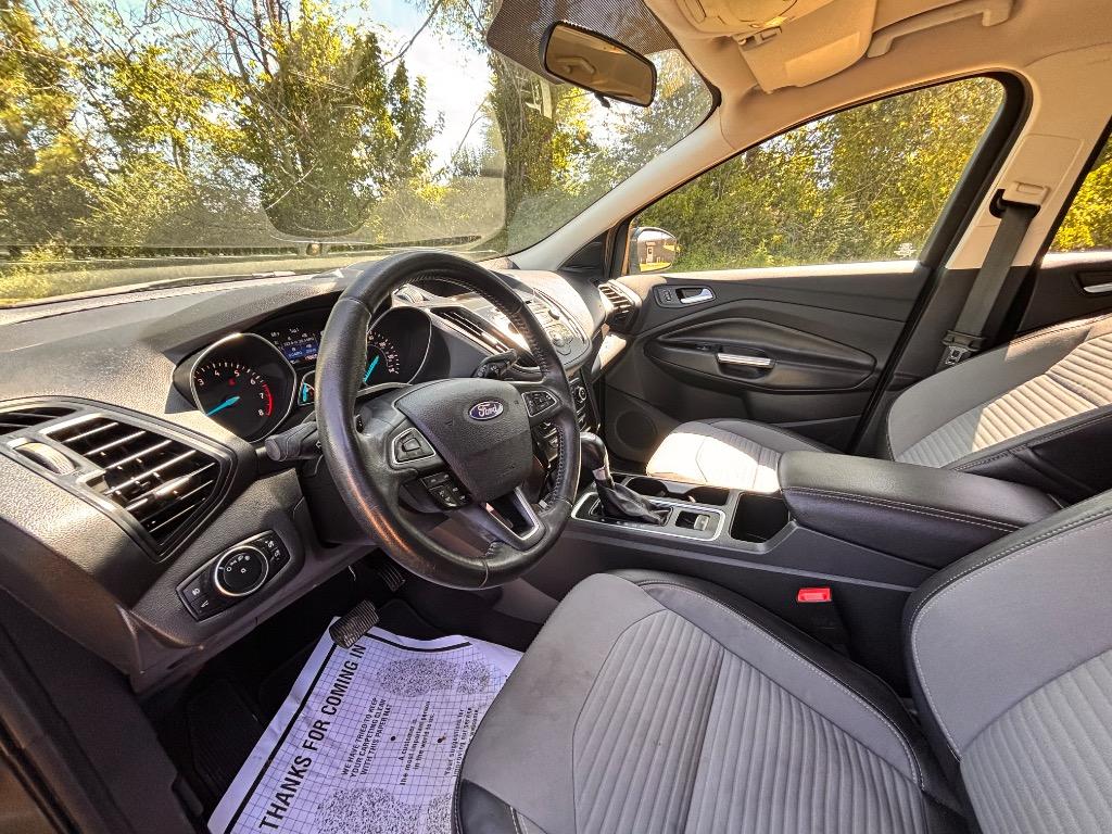 2017 Ford Escape - $8,555