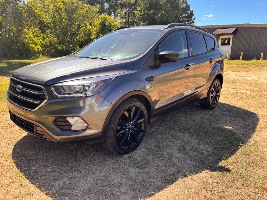 2017 Ford Escape - $8,555