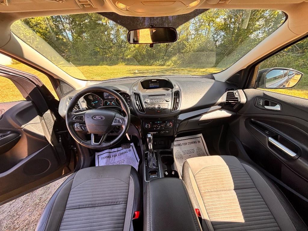 2017 Ford Escape - $8,555