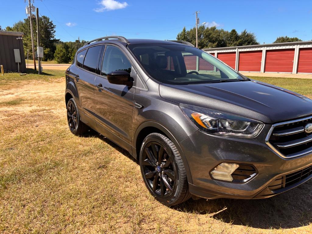 2017 Ford Escape - $8,555