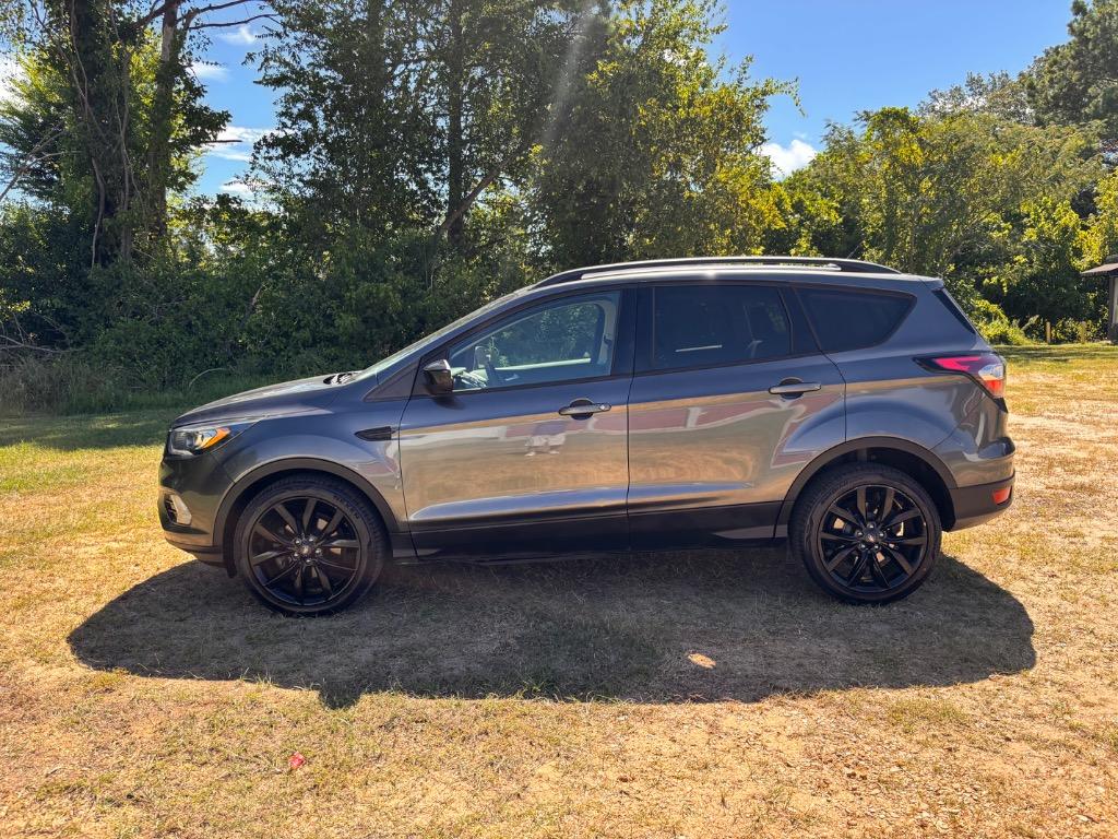 2017 Ford Escape - $8,555